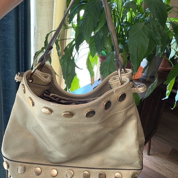 Purse - Picture 2 of 14